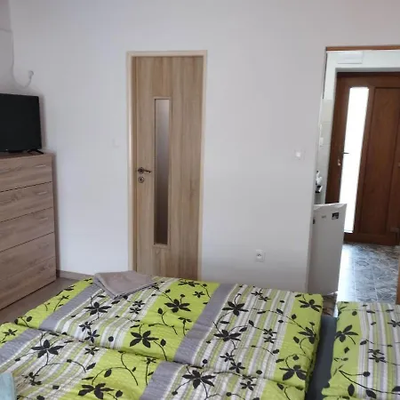 Apartman Pri Starom Dube * Velky Meder
